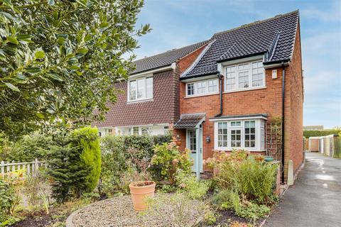 3 bedroom townhouse for sale, Kensington Close, Toton NG9