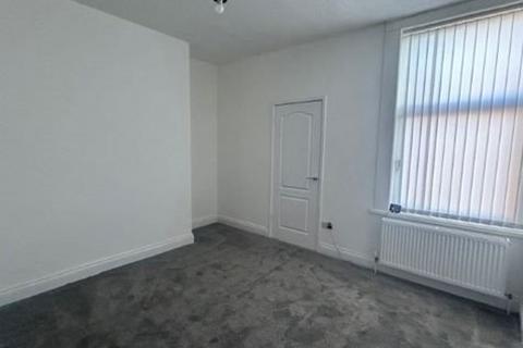 3 bedroom flat to rent, Eccleston Road, South Shields