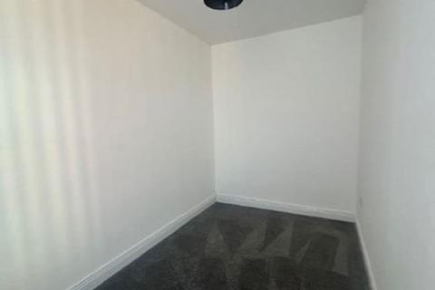 3 bedroom flat to rent, Eccleston Road, South Shields