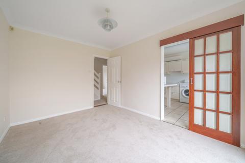 4 bedroom detached house to rent, Elizabeth Rout Close, Reading RG7