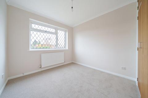 4 bedroom detached house to rent, Elizabeth Rout Close, Reading RG7