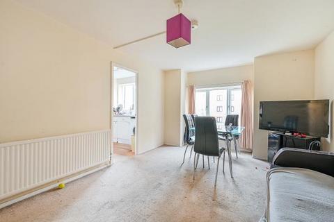 2 bedroom flat for sale, Bay Court, Popes Lane, London, W5