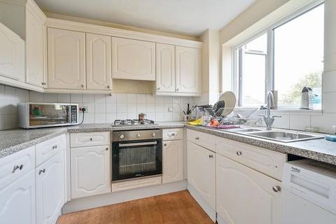 2 bedroom flat for sale, Bay Court, Popes Lane, London, W5