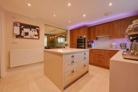 5 bedroom detached house for sale, Snowdrop Close, Burgess Hill, RH15