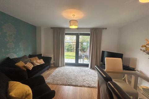 3 bedroom end of terrace house to rent, Sunderland Place, Farnborough GU14