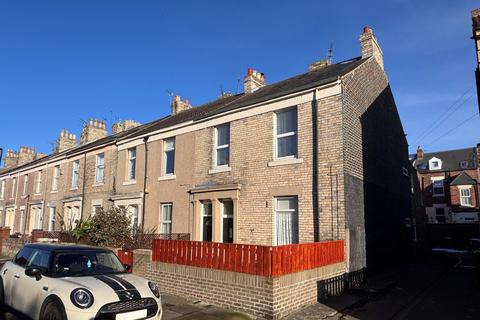 3 bedroom flat for sale, Princes Street, Tynemouth, North Shields, NE30 2HN