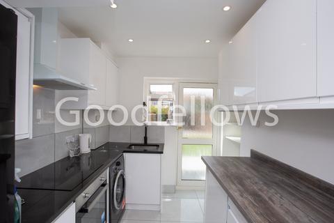 3 bedroom house to rent, Beech Grove, Surrey CR4