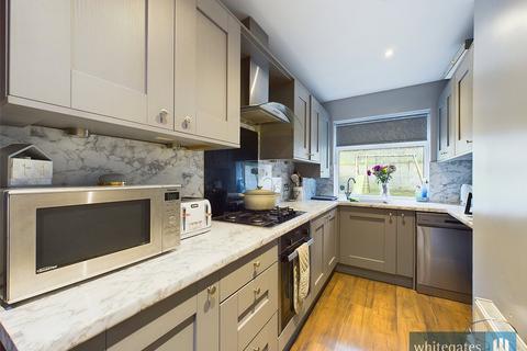 66 Carr Bottom Avenue, Bradford, BD5 9BG