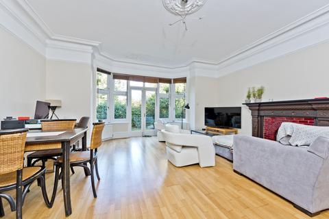 3 bedroom apartment to rent, Surrey Heights, Surbiton KT6