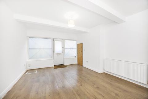 3 bedroom terraced house to rent, Bishops Way, London E2