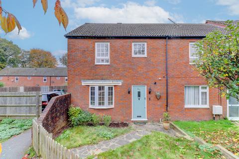 3 bedroom end of terrace house for sale, Simmons Way, High Wycombe HP14