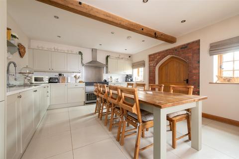 4 bedroom barn conversion for sale, Crown Lane, Iverley