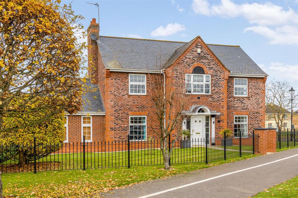 7 Ashton-Hall Drive (Wyberton Fen)-2.jpg