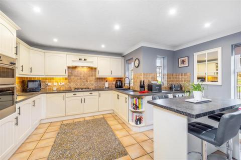 6 bedroom detached house for sale, Ashton Hall Drive, Boston