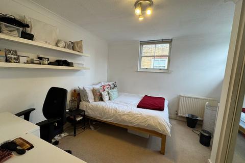 3 bedroom mews to rent, Elgin Mews North, London W9