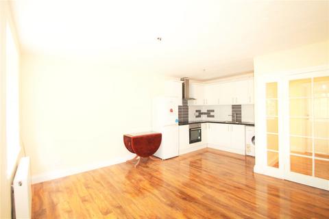 3 bedroom apartment to rent, Barbican Road, Greenford UB6