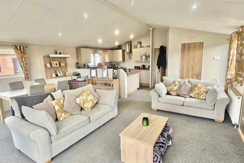 2 bedroom lodge for sale, Flag Hill, Great Bentley, Colchester, CO7