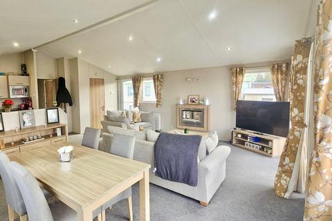 2 bedroom lodge for sale, Flag Hill, Great Bentley, Colchester, CO7