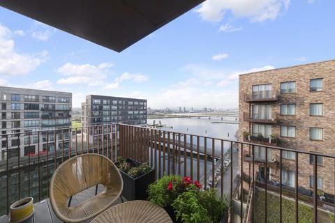 2 bedroom apartment for sale, Boyd Building, Royal Wharf, E16