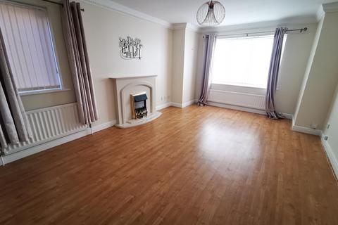 5 bedroom detached house to rent, Westminster Way, Little Benton, Newcastle upon Tyne, NE7