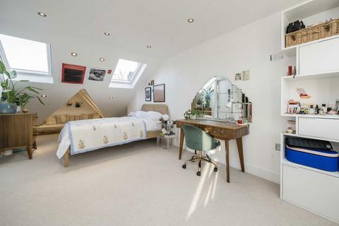 12 Willcott Road, London, W3 9QX