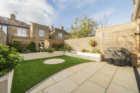 12 Willcott Road, London, W3 9QX