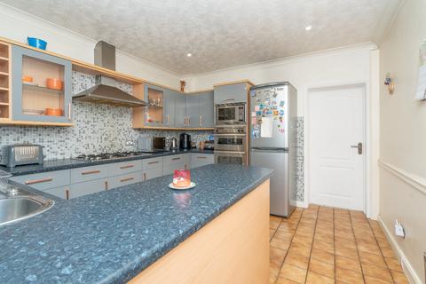 4 bedroom detached house for sale, Sheepcot Lane, Watford, Hertfordshire, WD25