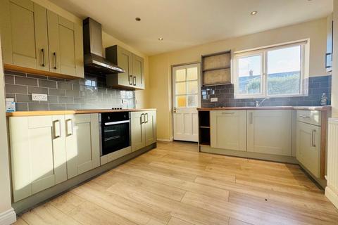 3 bedroom house to rent, Somerton Road, Macclesfield