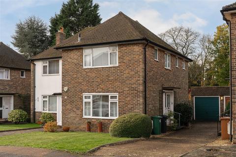 2 bedroom maisonette to rent, Courtlands Crescent, Banstead SM7