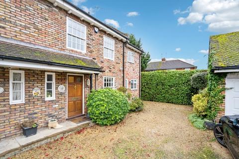 Rocky River Cottage Station Road, Marlow, SL7 1NW