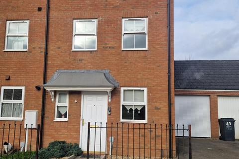 4 bedroom end of terrace house to rent, Chatsworth Road, Corby NN18