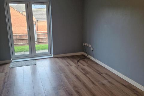 4 bedroom end of terrace house to rent, Chatsworth Road, Corby NN18