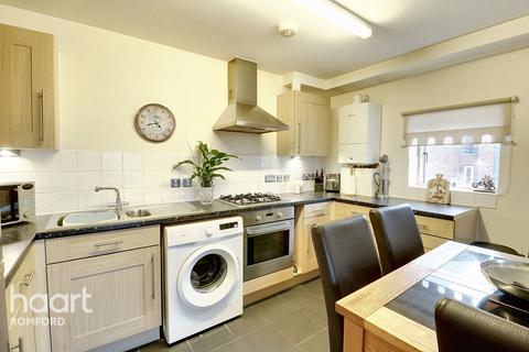 2 bedroom apartment for sale, Emma House, Romford, RM1 1XJ