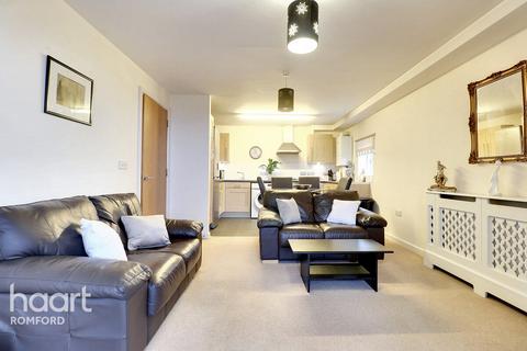 2 bedroom apartment for sale, Emma House, Romford, RM1 1XJ