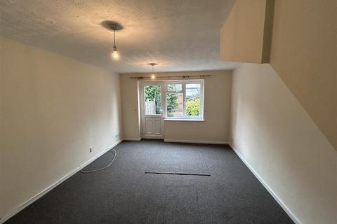 2 bedroom house to rent, Adams Court, Kidderminster