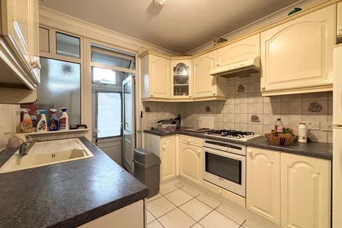 2 bedroom flat for sale, 8 Parkwood Flats, Oakleigh Road North, Whetstone, London, N20 0RX