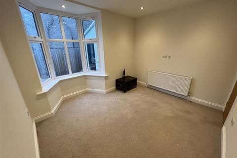 3 bedroom property to rent, Gaysham Avenue, Ilford, IG2