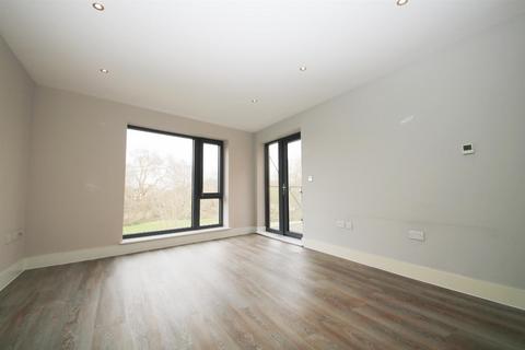 1 bedroom flat for sale, Waterside Apartments, Saint Margarets, TW7