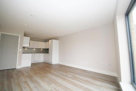 1 bedroom flat for sale, Waterside Apartments, Saint Margarets, TW7