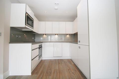 1 bedroom flat for sale, Waterside Apartments, Saint Margarets, TW7