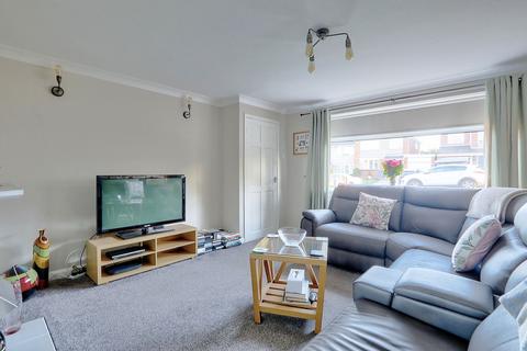 3 bedroom semi-detached house to rent, Wembley Way, Normanby, TS6