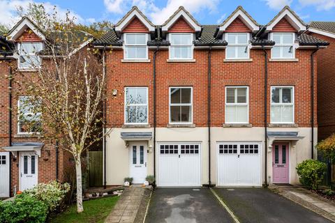 4 bedroom townhouse for sale, Greenacres, Tadworth KT20