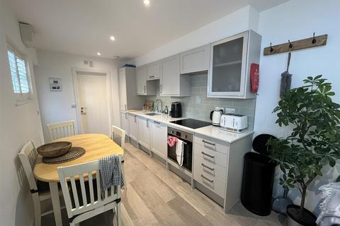 1 bedroom flat to rent, Foss Street, Dartmouth