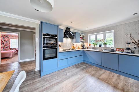 4 bedroom detached house for sale, Wootton Road, Tiptoe, Lymington, SO41