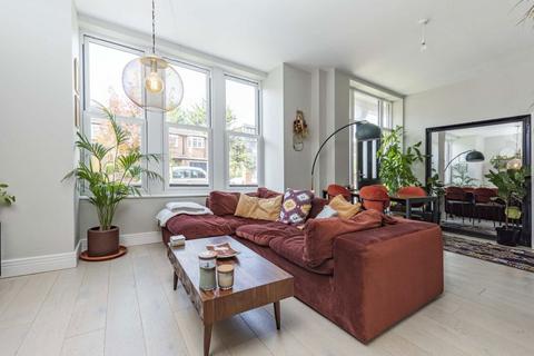 2 bedroom flat for sale, Fassett Road, Kingston Upon Thames KT1