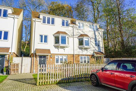 32 Downey Close, St Leonards-on-sea, TN37 7LJ