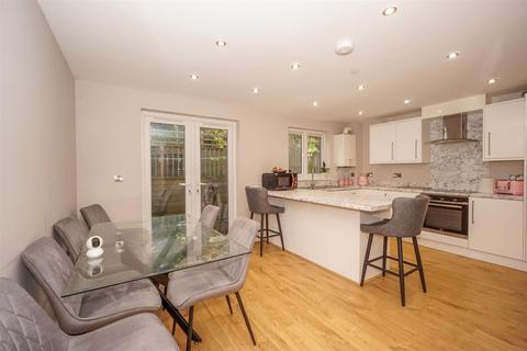 32 Downey Close, St Leonards-on-sea, TN37 7LJ