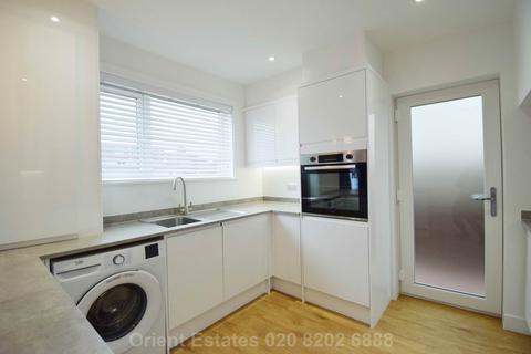 3 bedroom semi-detached house to rent, Layfield Road, London