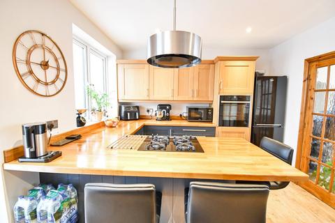 2 bedroom terraced house for sale, Acacia Road, Bedford, MK42