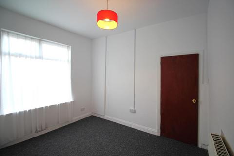 2 bedroom house to rent, Parkfield Avenue,  Manchester